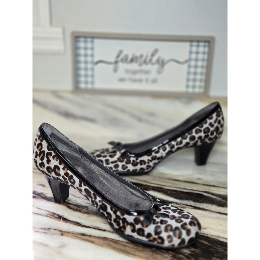Aerosoles Leopard Print Calf Hair Kitten Heels 9.5 Bow Accent Pumps